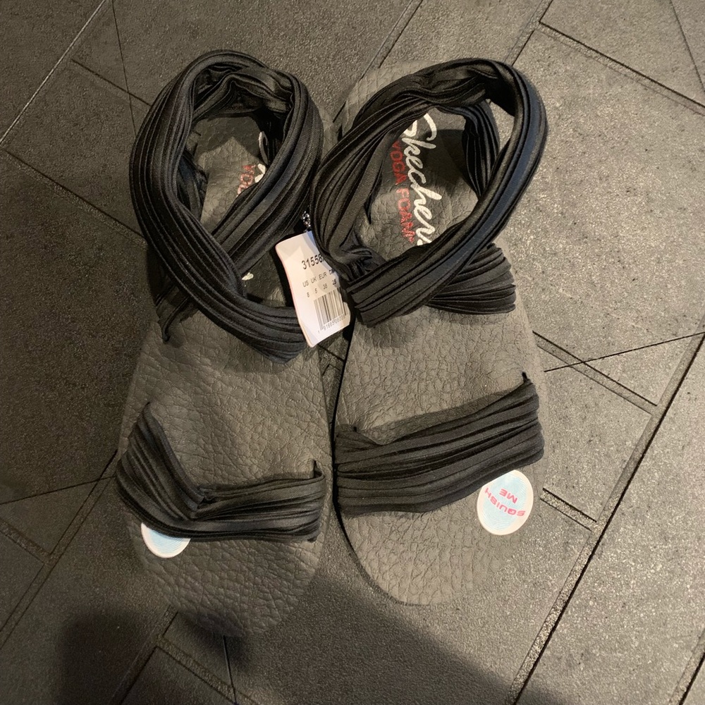 Skechers Meditation Still Sky Sandal in Black